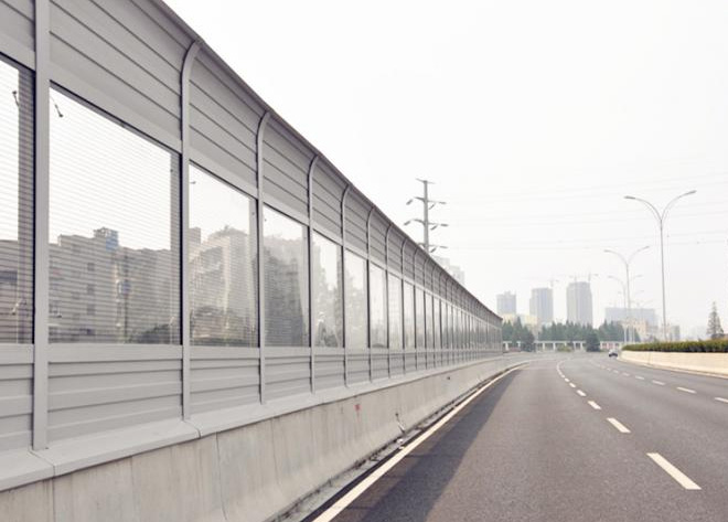 公路（lù）聲屏障安裝的幾個步驟(圖1)