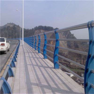 不鏽鋼橋梁欄杆（gǎn）